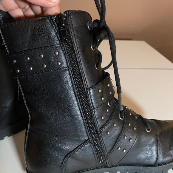 Women’s Strapped Boots 7M - Picture 7 of 11